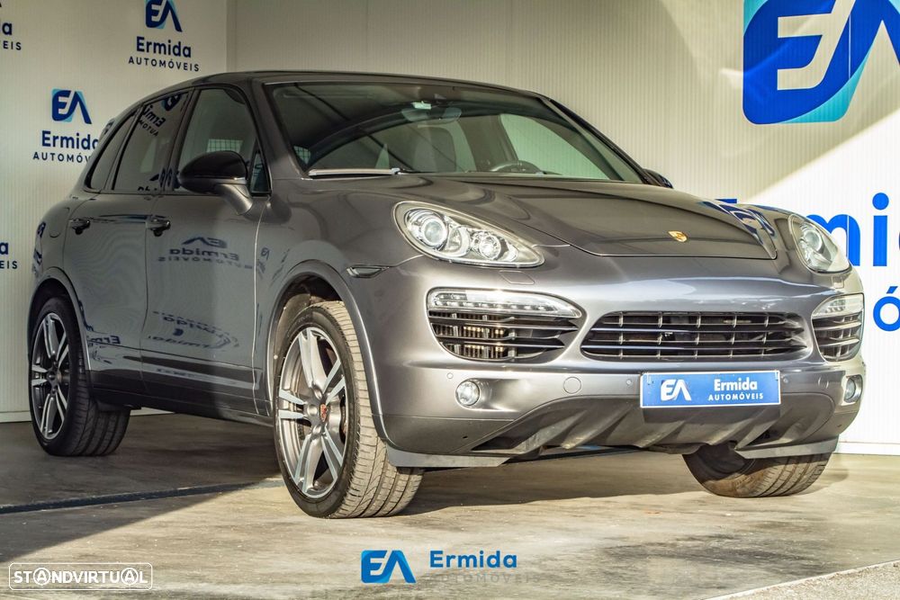 Porsche Cayenne - 1