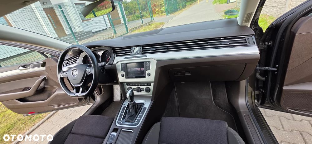 Volkswagen Passat 2.0 TDI (BlueMotion Technology) DSG Highline - 16