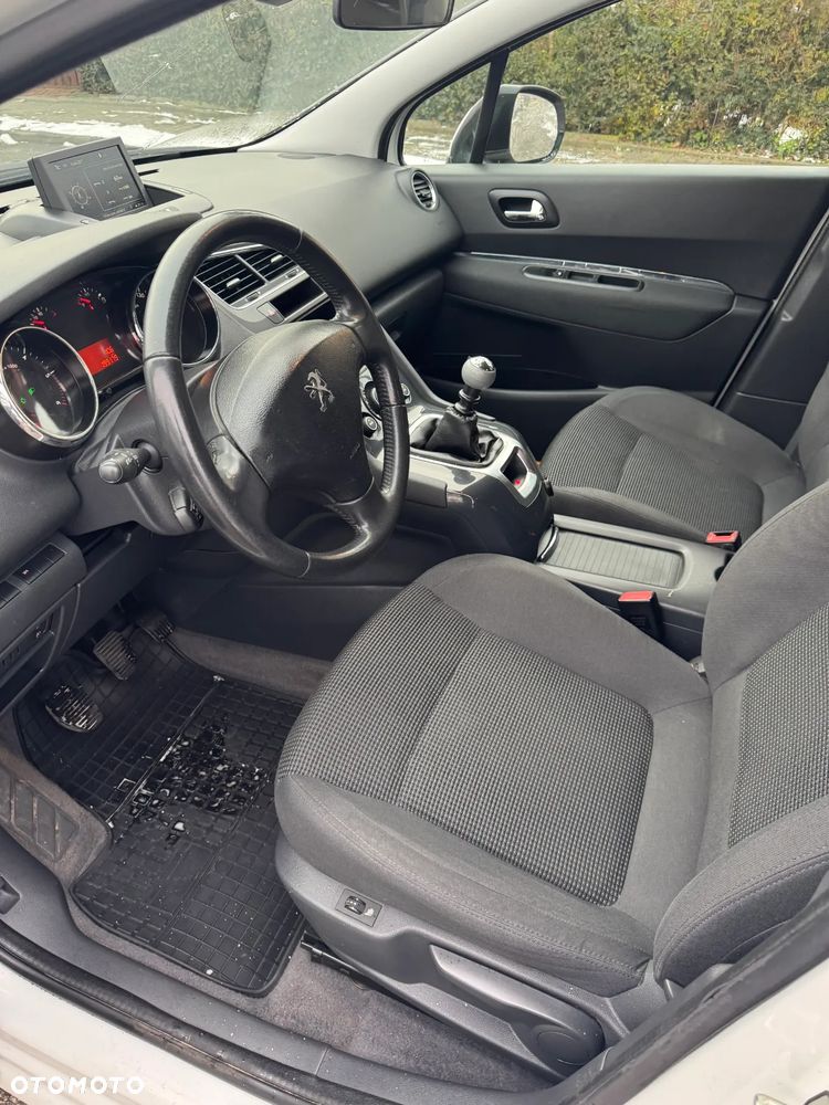 Peugeot 5008 HDI 150 Active - 11