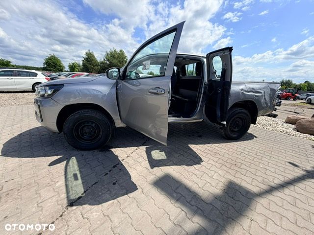 Toyota Hilux 2.8 D-4D Extra Cab Live 4x4 - 21