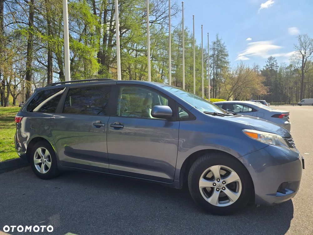 Toyota Sienna 3.5 V6 - 9