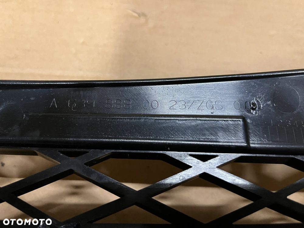 Grill atrapa chłodnicy Mercedes Vito Viano W 639 A 6398800785, A 6398800023 - 6