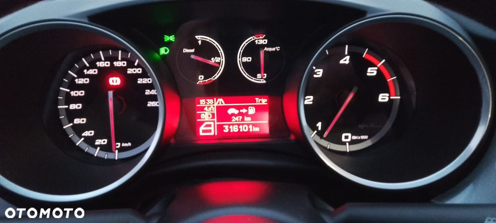 Alfa Romeo Giulietta 1.6 JTDM 16V Business - 10