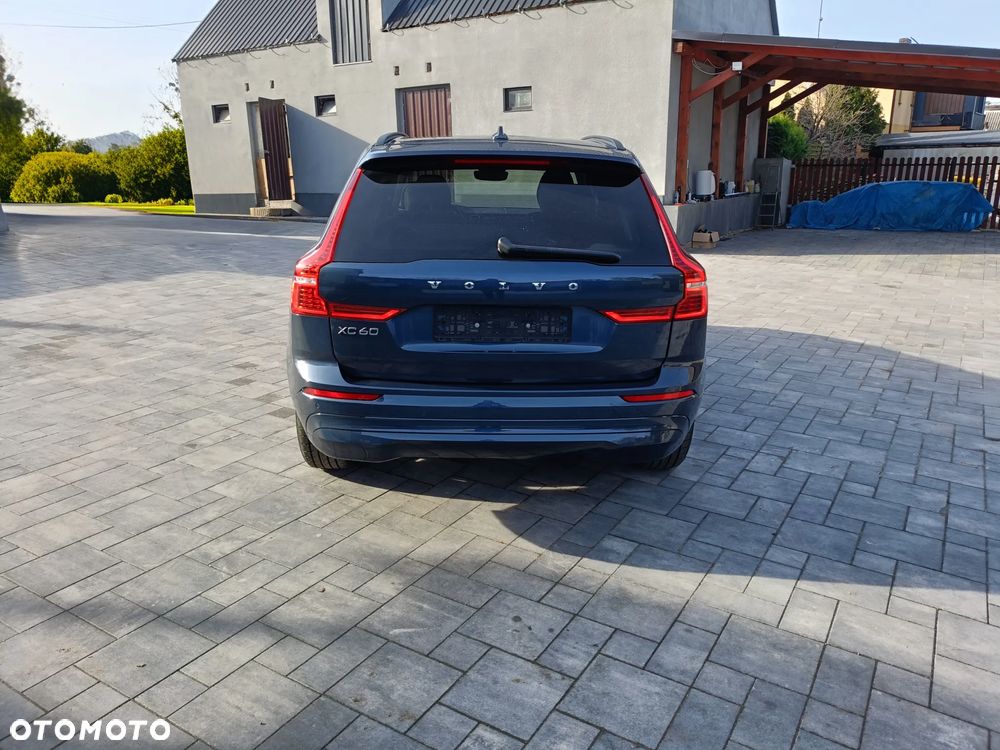 Volvo XC 60 B4 D AWD Geartronic Momentum Pro - 4
