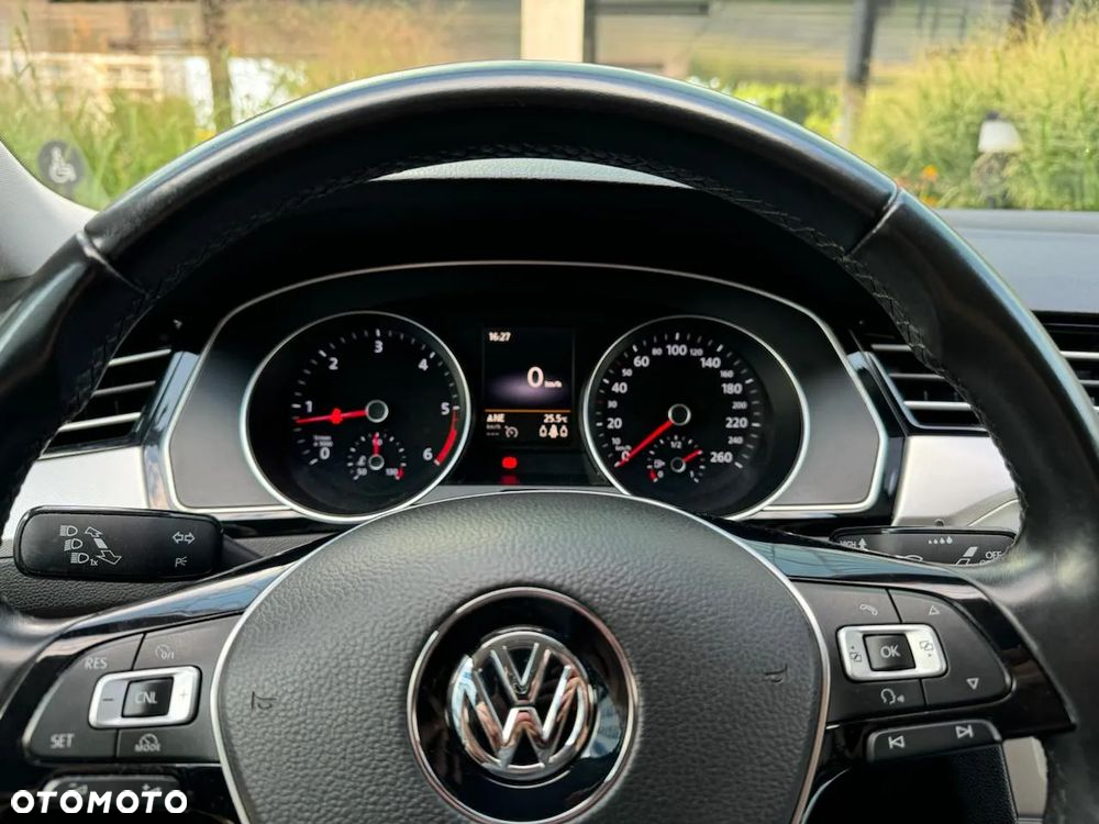 Volkswagen Passat 2.0 TDI BMT Trendline - 15