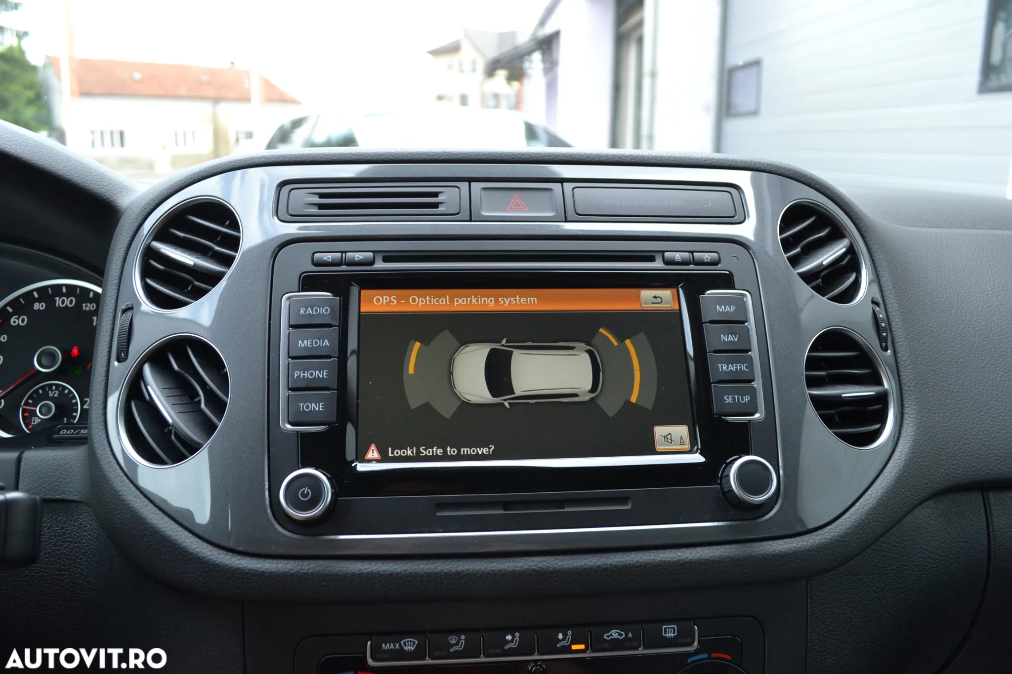 Volkswagen Tiguan 2.0 TDI 4Motion DSG BMT Sport & Style - 28