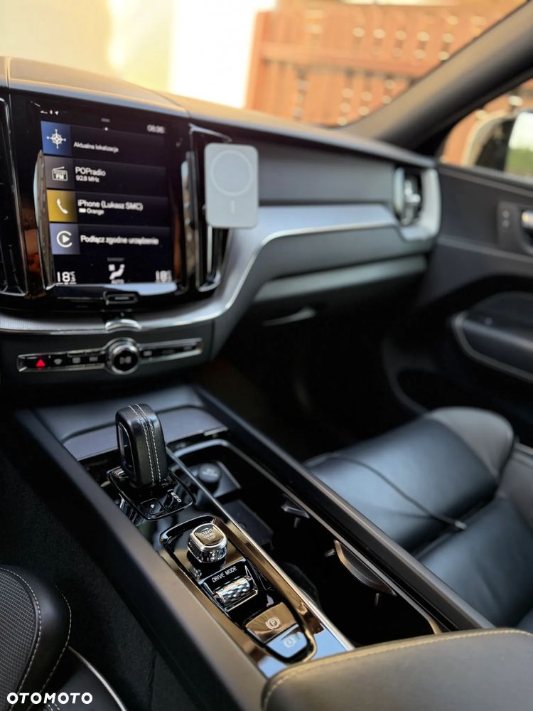 Volvo XC 60 D4 AWD R-Design - 10