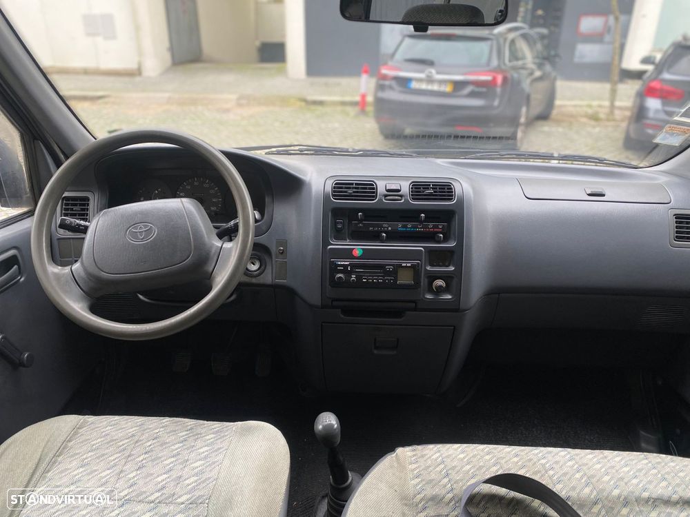 Toyota HiAce 2.4 D LH102L - 16