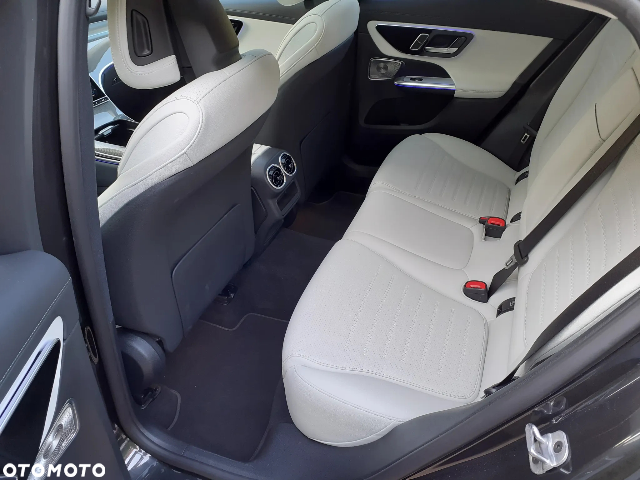 Mercedes-Benz GLC - 21