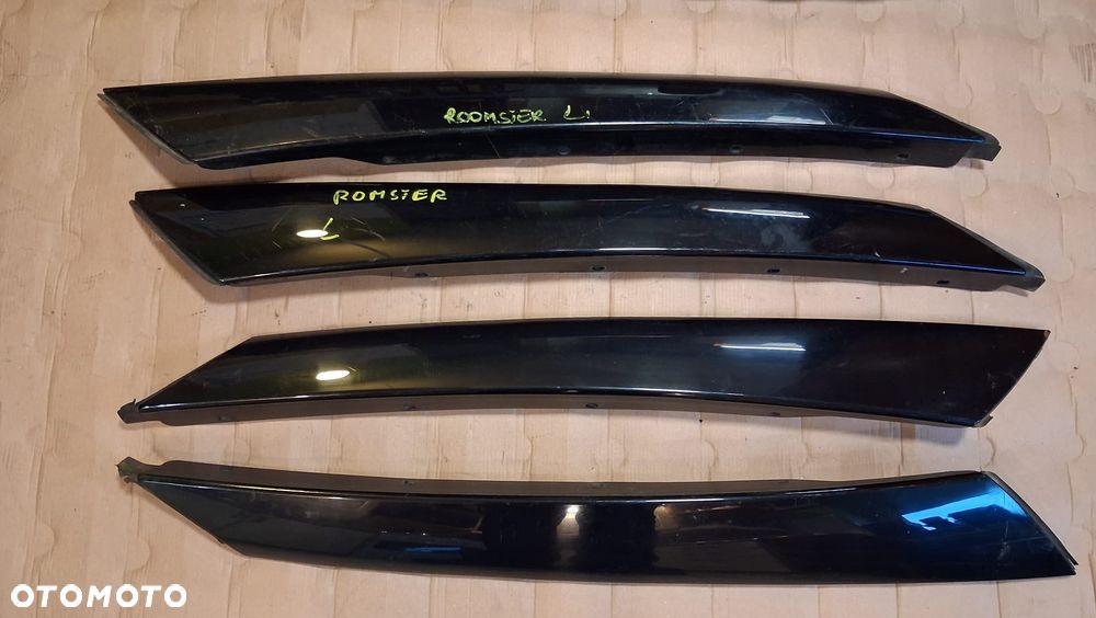 Osłona słupka SKODA FABIA II ROOMSTER OE prawa lewa czarna OE - 1