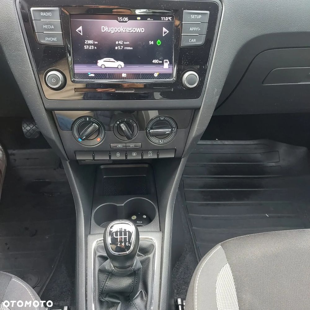 Skoda RAPID 1.0 TSI Ambition - 12