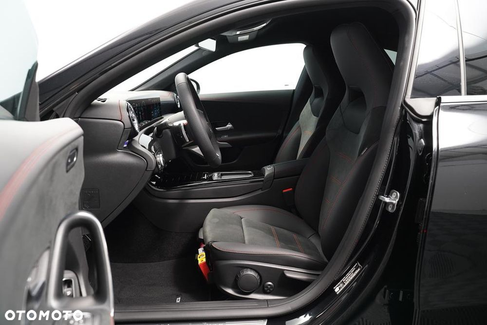 Mercedes-Benz CLA 200 mHEV AMG Line 7G-DCT - 11