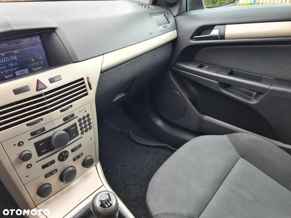 Opel Astra III GTC 1.7 CDTI Essentia - 18
