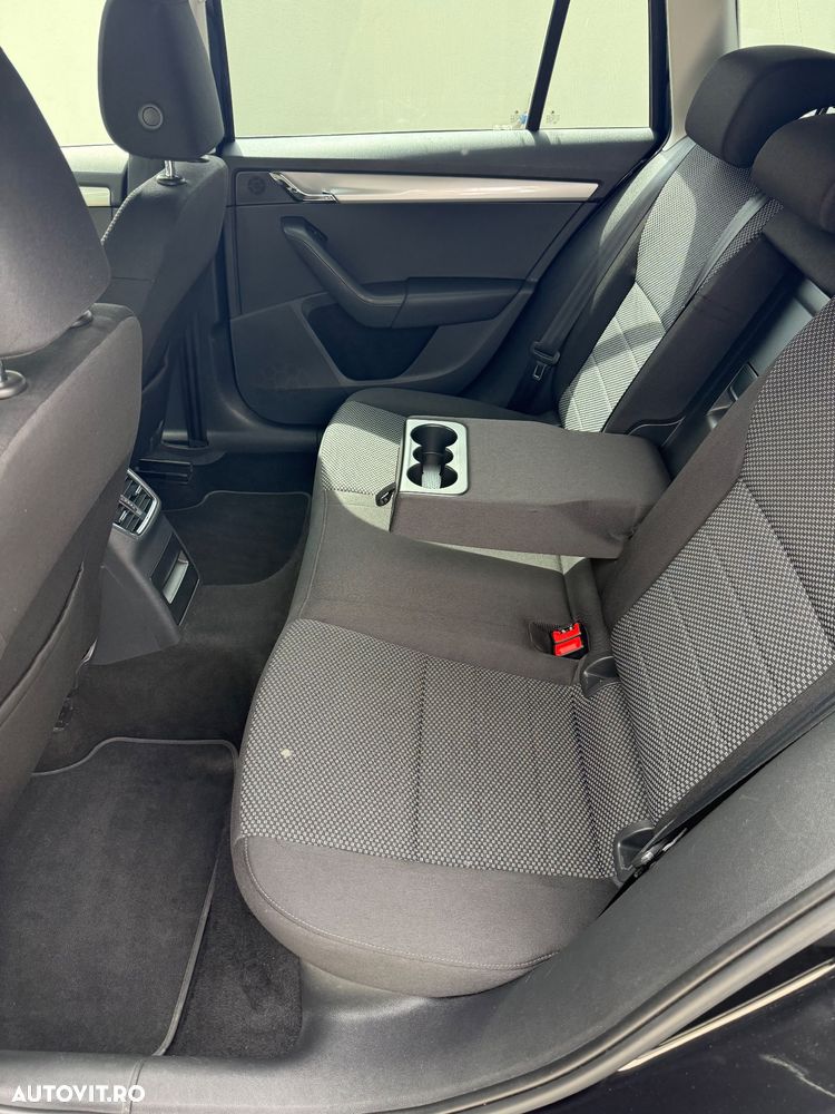 Skoda Octavia 1.8 TSI (Green tec) 4x4 DSG Ambition - 6