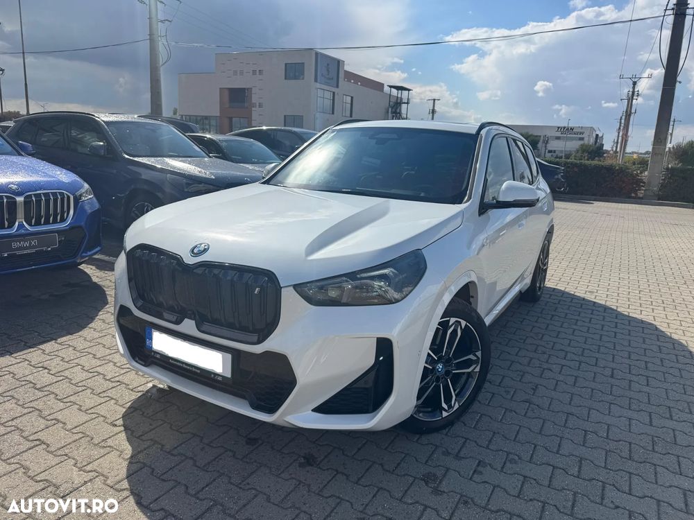 BMW iX1 xDrive30 - 1