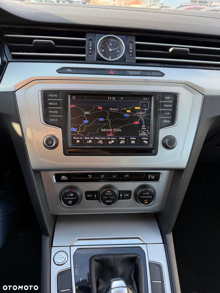 Volkswagen Passat ver-variant-1-6-tdi-scr-dsg-comfortline - 24