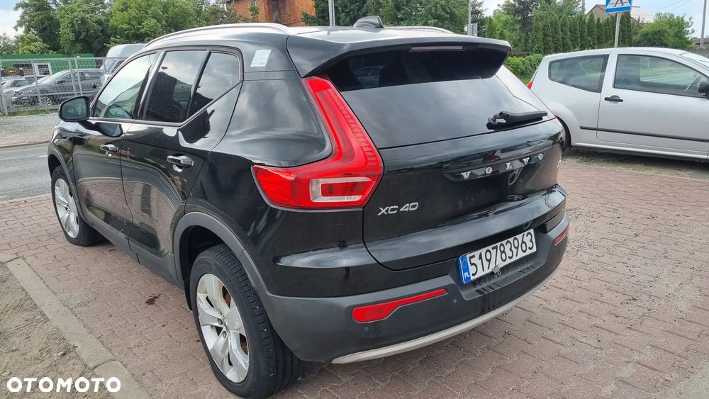 Volvo XC 40 T3 Geartronic Momentum Pro - 10