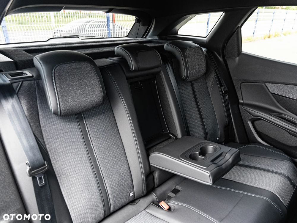 Peugeot 3008 1.6 PureTech HYbrid Allure S&S EAT8 - 26