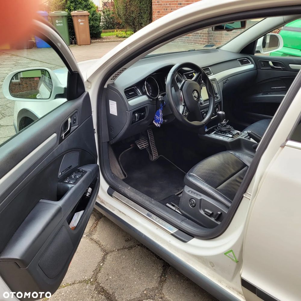 Skoda Superb 2.0 TDI 4x4 Platinum Outdoor DSG - 7