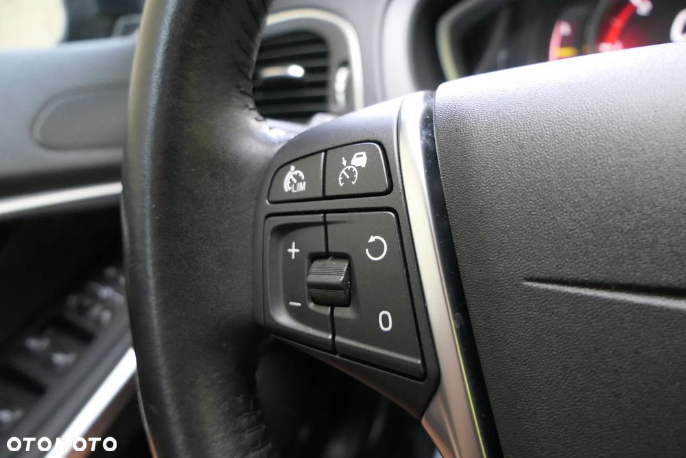 Volvo V40 Cross Country D3 Geartronic Momentum - 26
