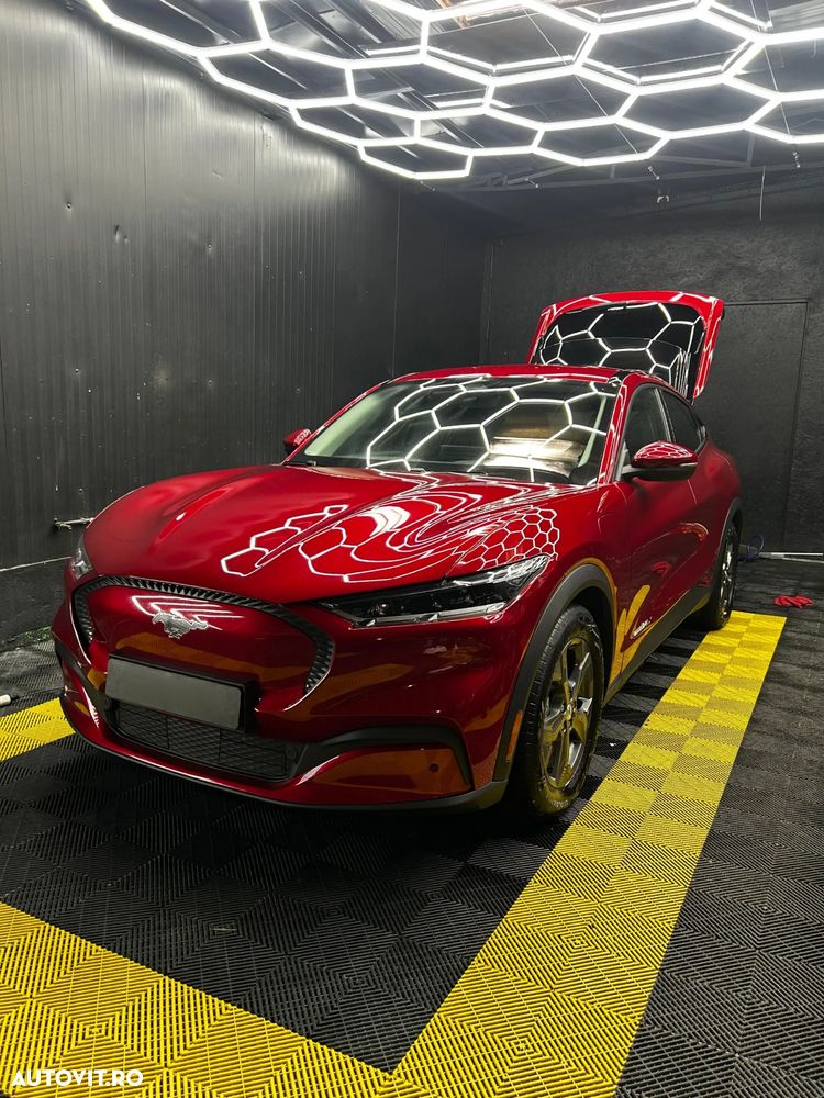 Ford Mustang Mach-E RWD Extended Range 216 kW Base - 1