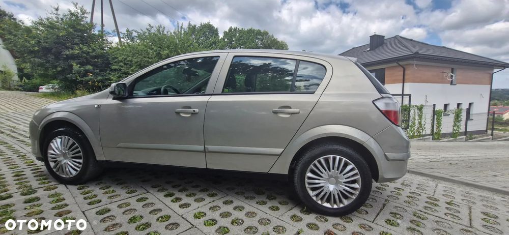 Opel Astra 1.9 CDTI - 8