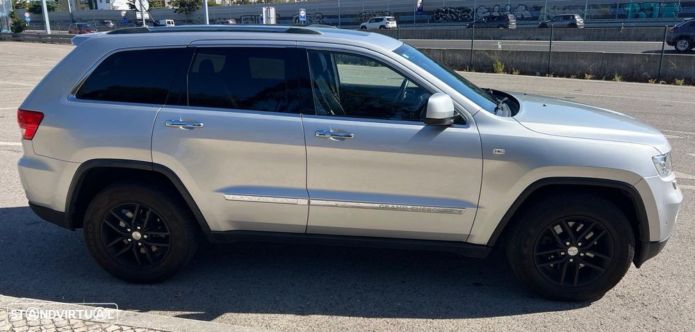 Jeep Grand Cherokee 2011 photo 4