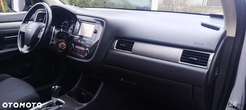 Mitsubishi Outlander 2.0 Intense 4WD CVT - 17