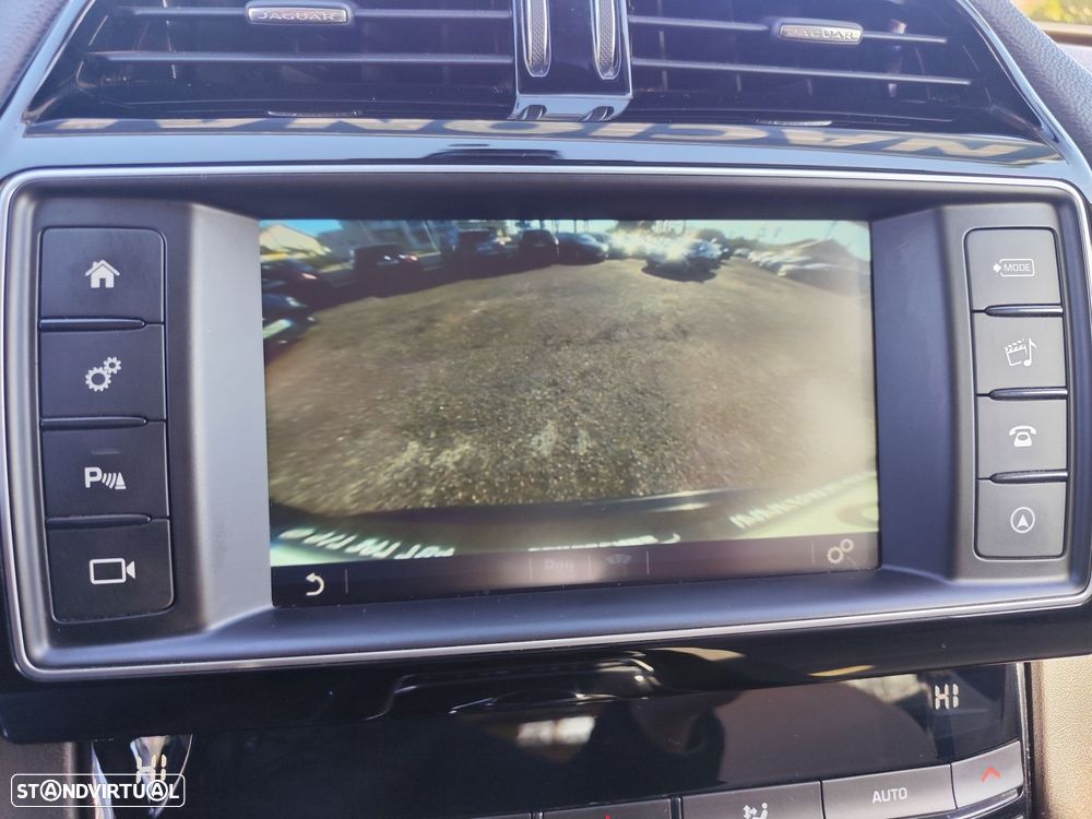 Jaguar F-Pace 2.0 i4D R-Sport AWD Aut. - 17