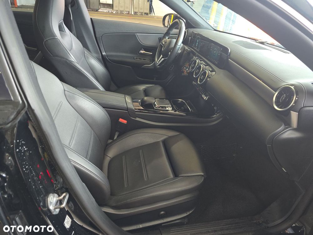 Mercedes-Benz CLA 250 4Matic 7G-DCT Peak Edition - 13