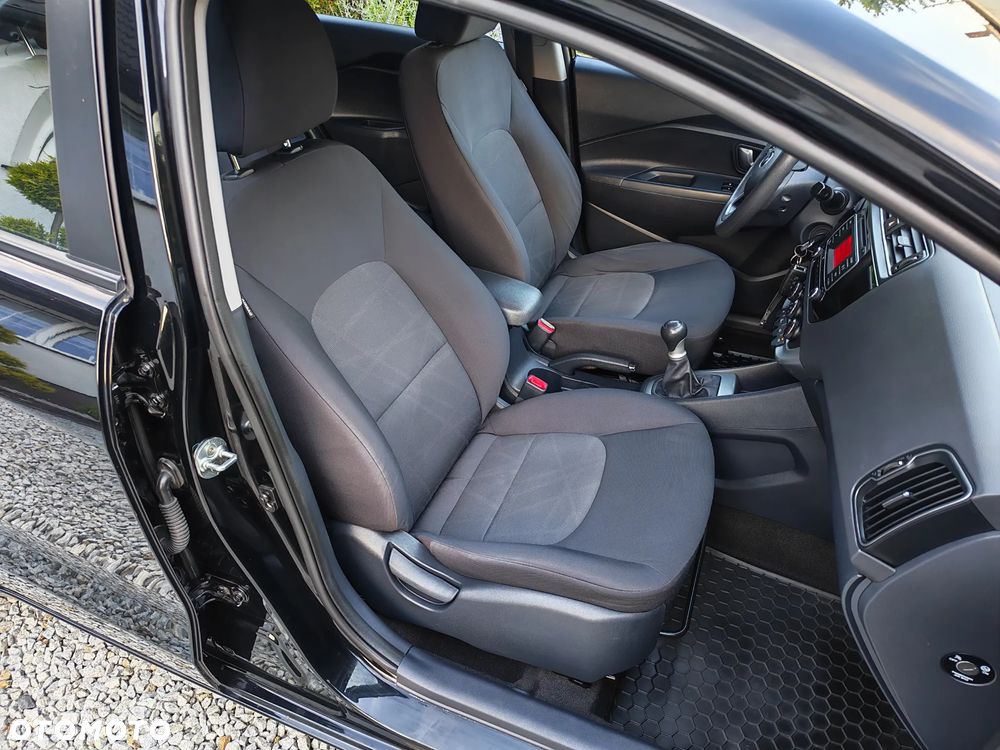 Kia Rio 1.2 L - 11