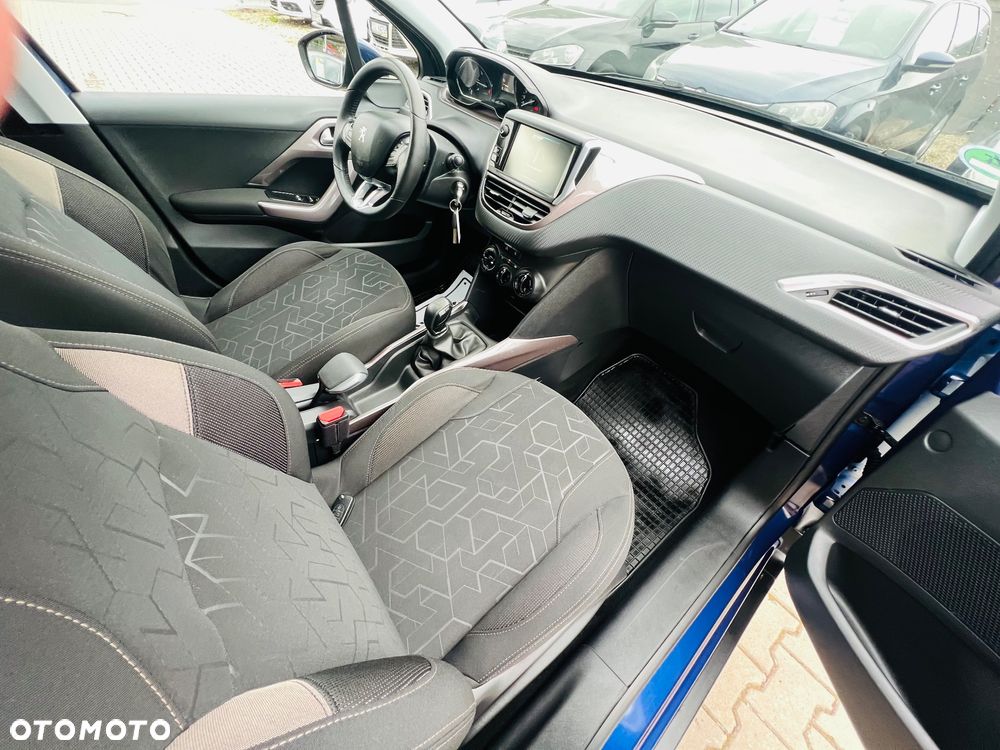 Peugeot 2008 1.2 Pure Tech Active EU6 - 11