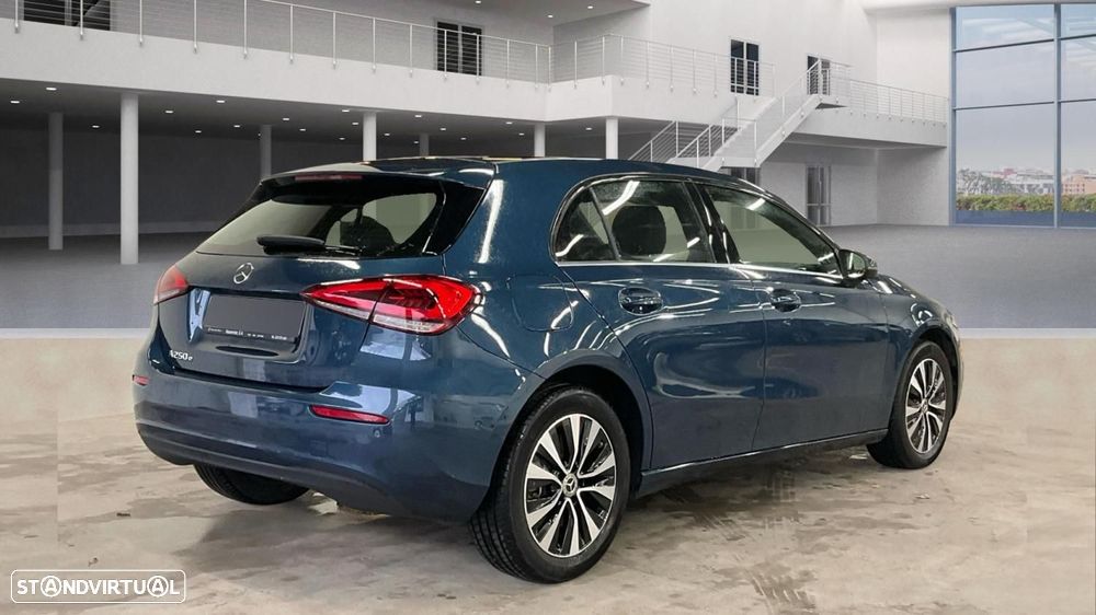 Mercedes-Benz A 250 e Style Plus - 3