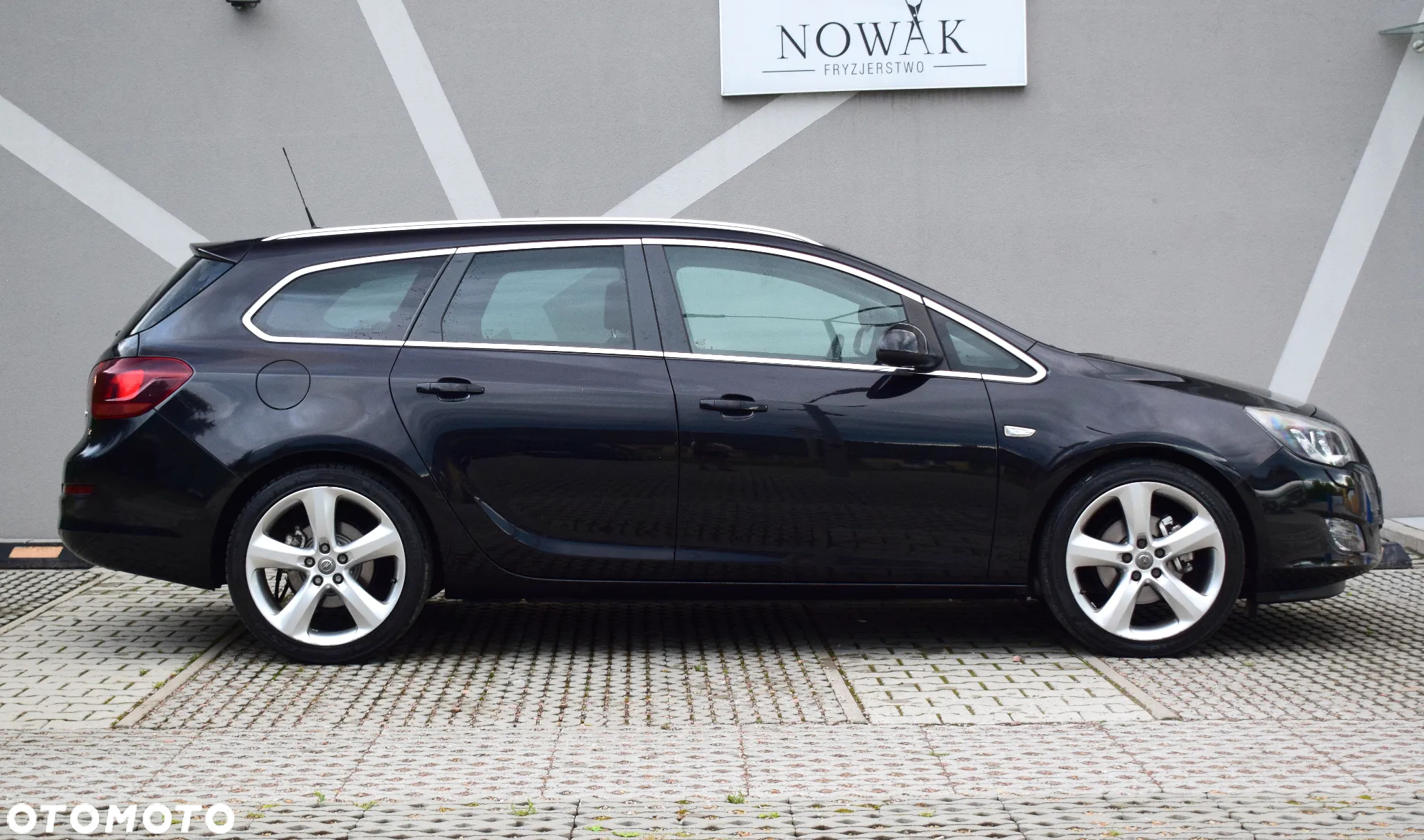 Opel Astra 1.6 Turbo Cosmo - 7