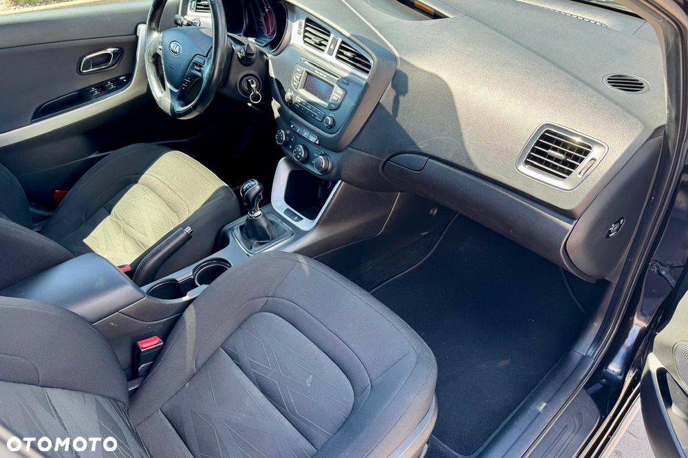 Kia Ceed - 14