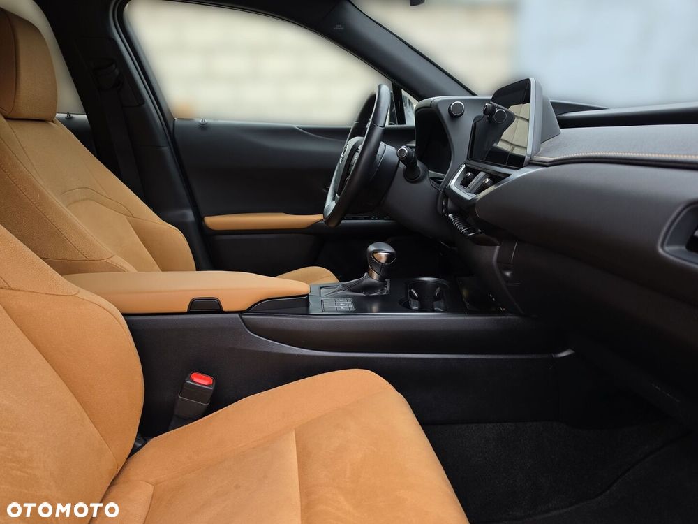 Lexus UX 250h GPF Business 2WD - 23