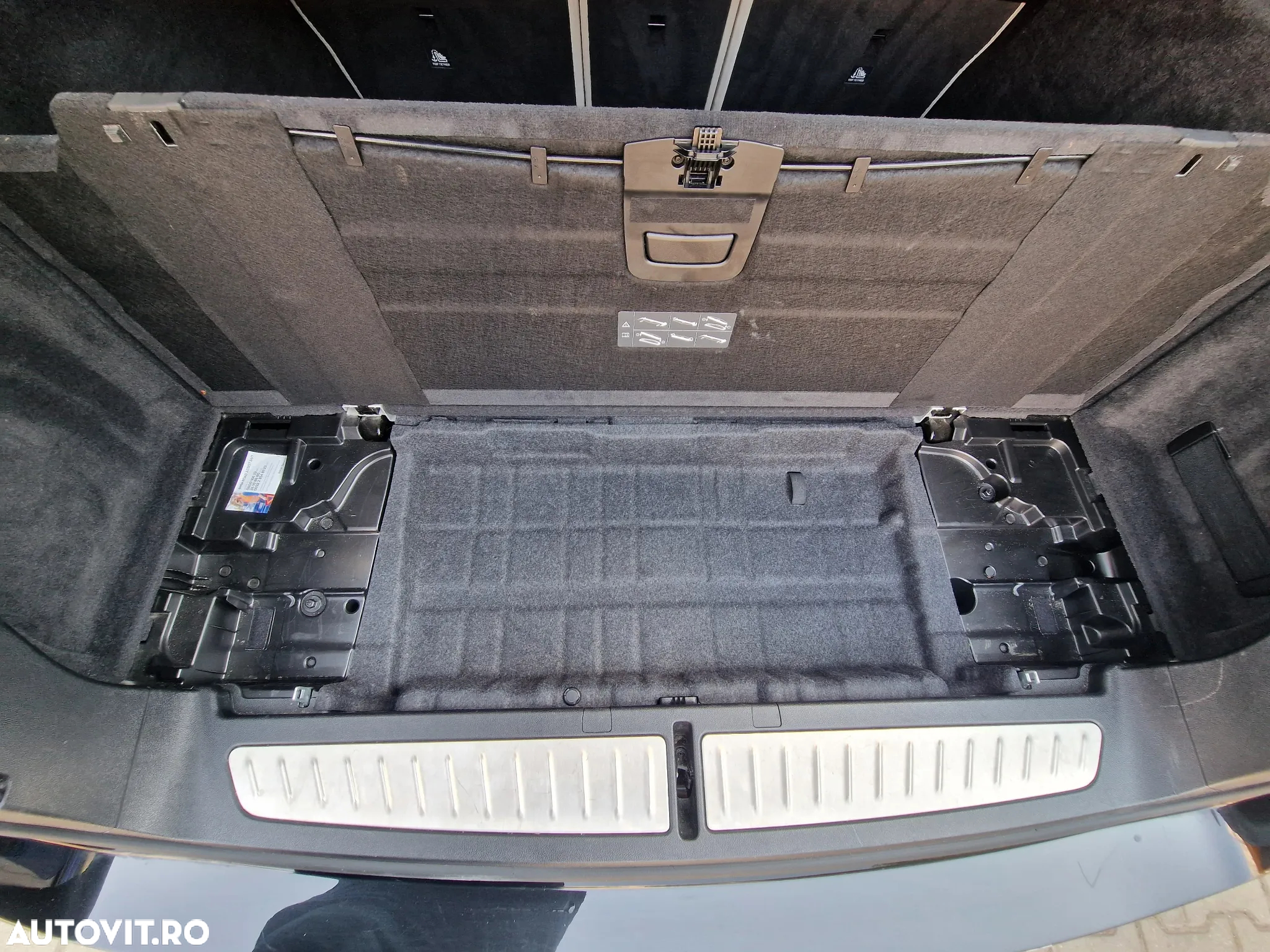 BMW Seria 5 518d AT MHEV - 31