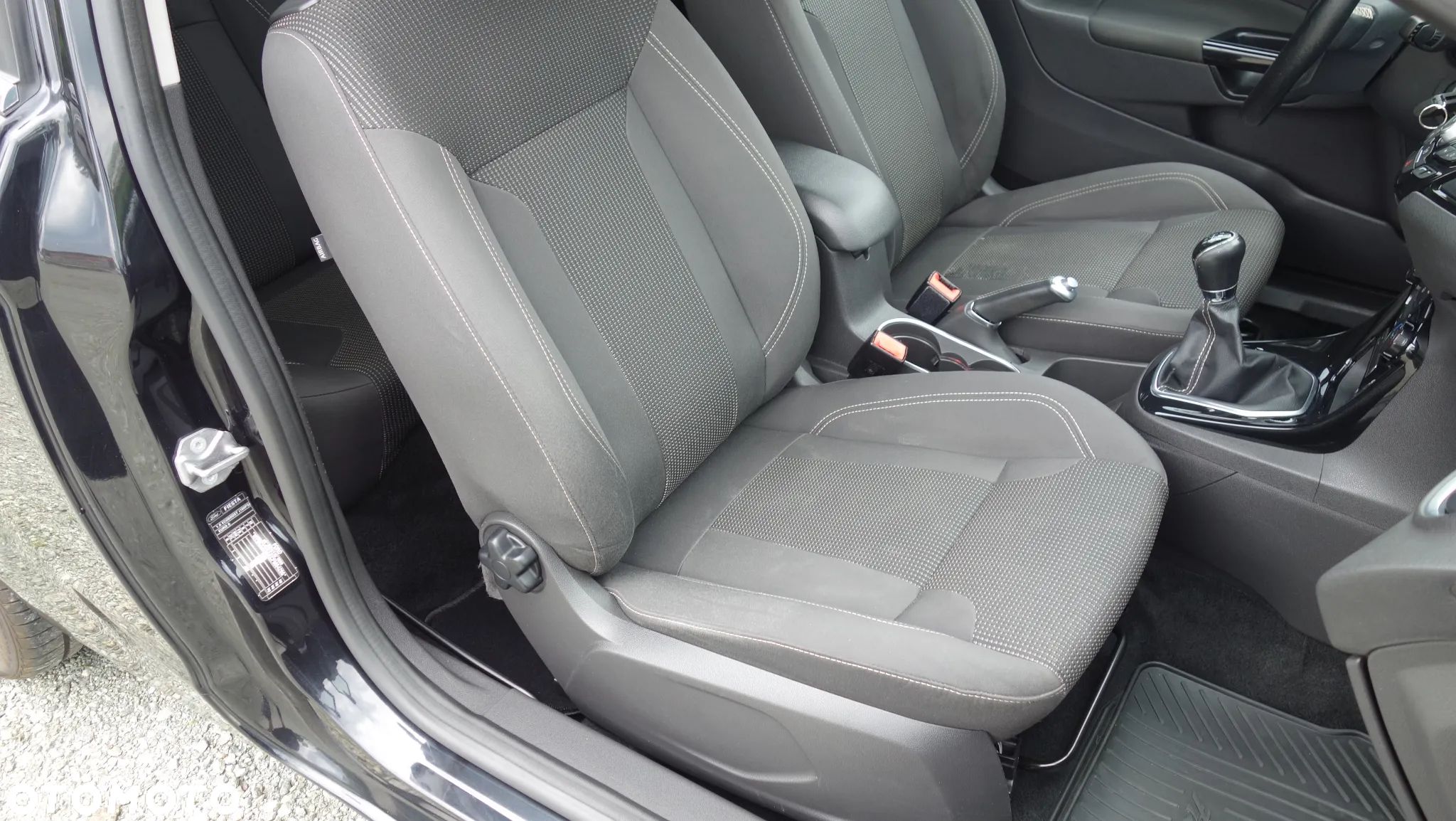 Ford Fiesta 1.0 EcoBoost Titanium - 31