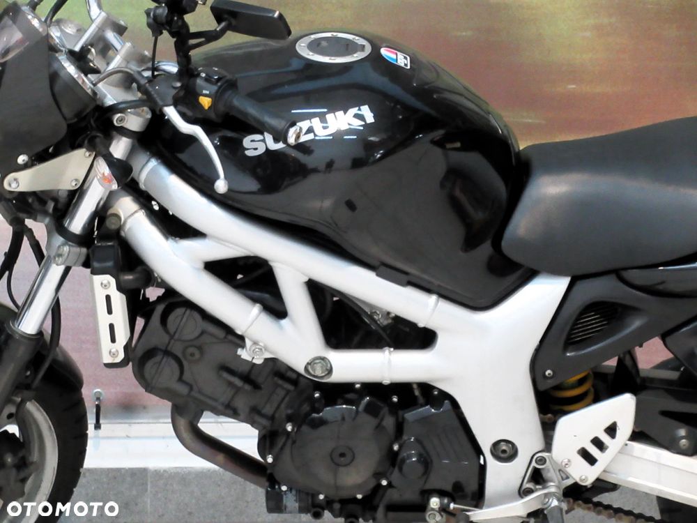 Suzuki SV - 16