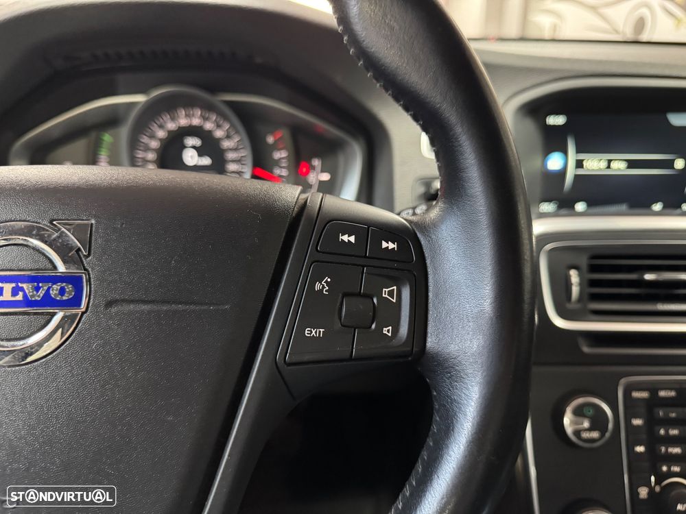 Volvo V60 D2 Momentum - 21