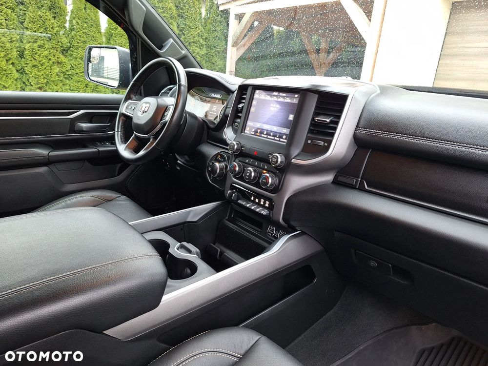 RAM 1500 Crew Cab Shortbed Bighorn - 18