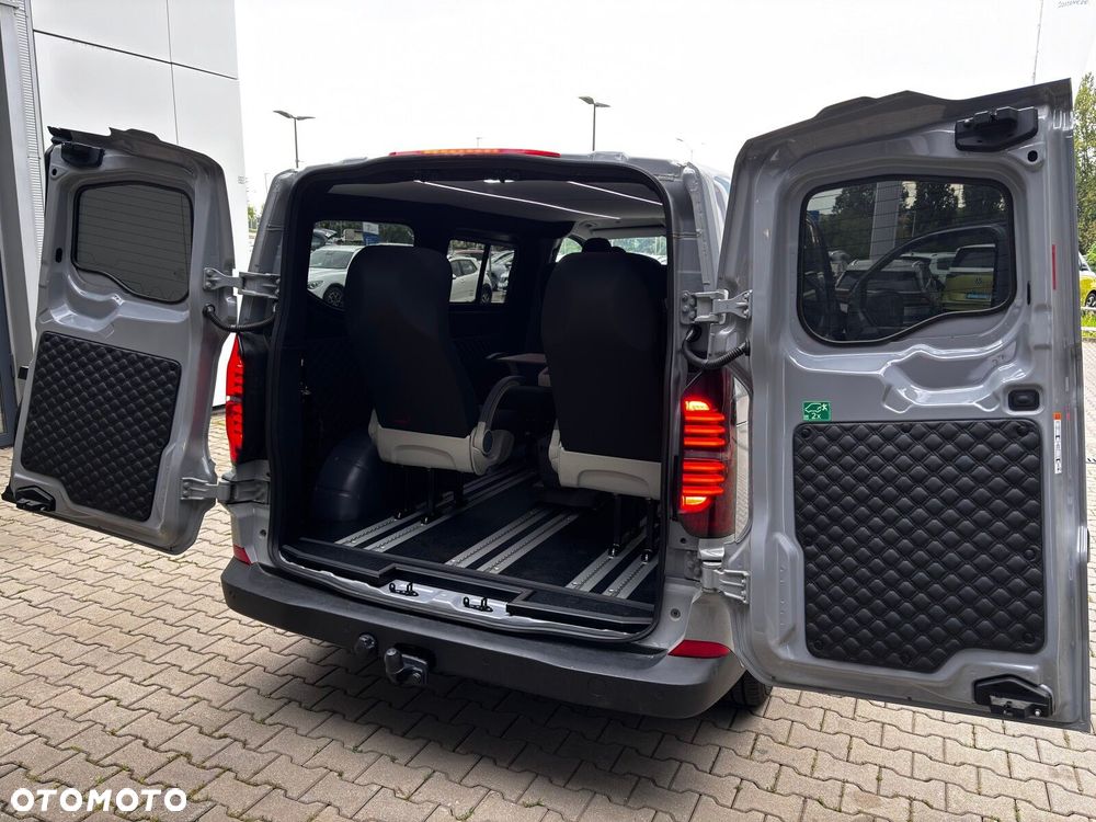 Volkswagen Transporter 2.0 TDI 150 KM 8-automat 8m L1 - 11