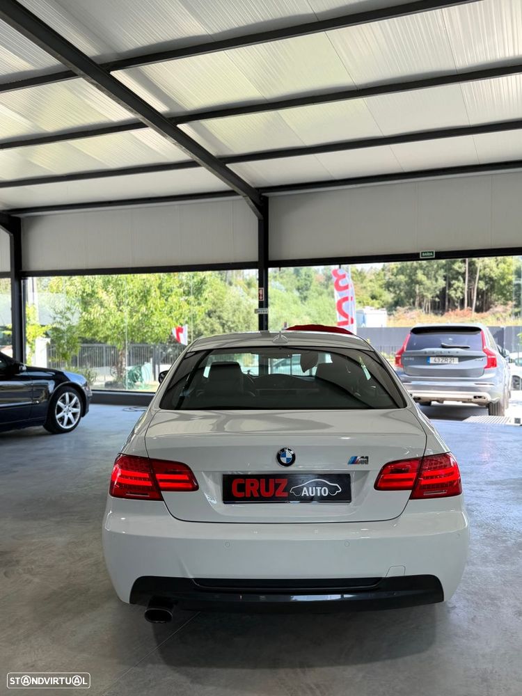 BMW 320 d Coupe Edição M — fotografia 13
