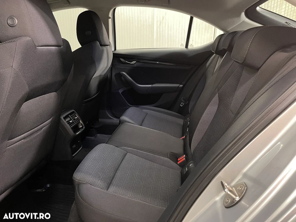 Skoda Octavia 2.0 TDI Ambition - 12