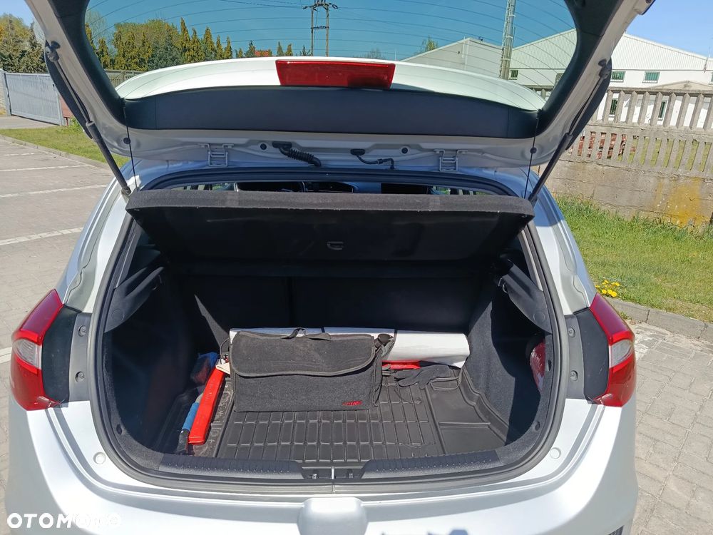 Kia Ceed 1.4 M - 11