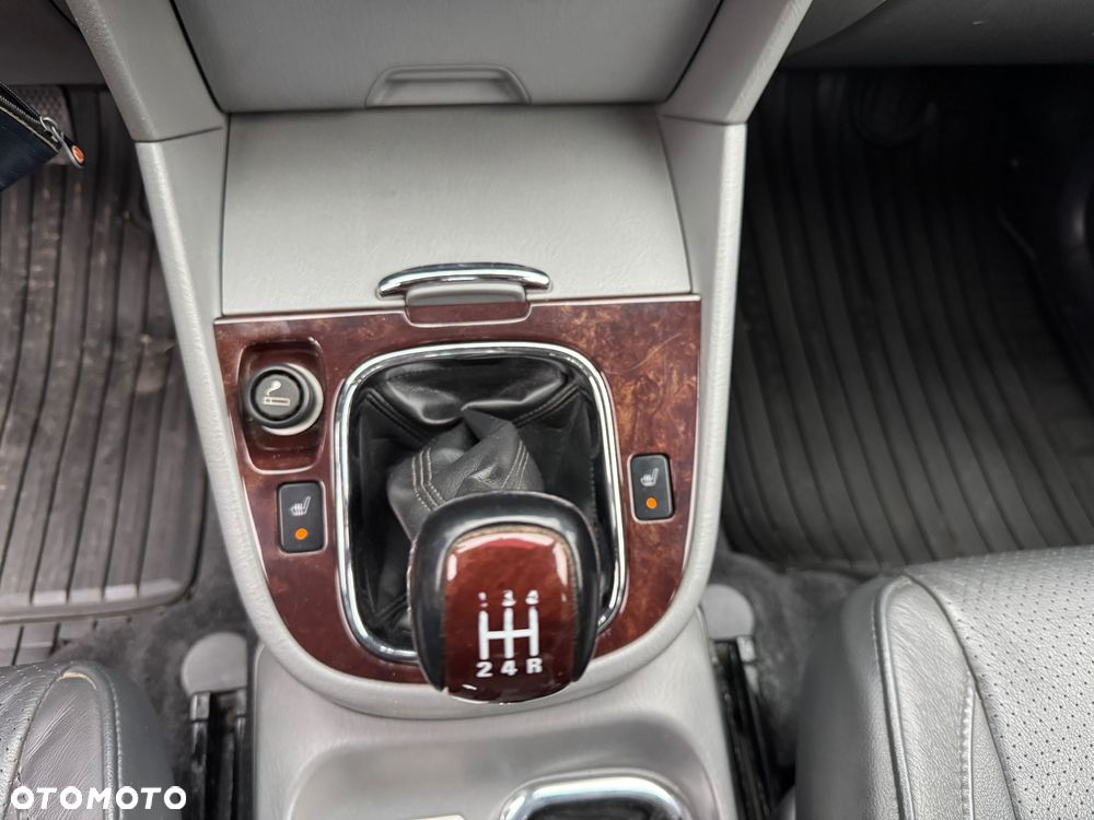 Suzuki Grand Vitara 1.6 Comfort Limited - 26