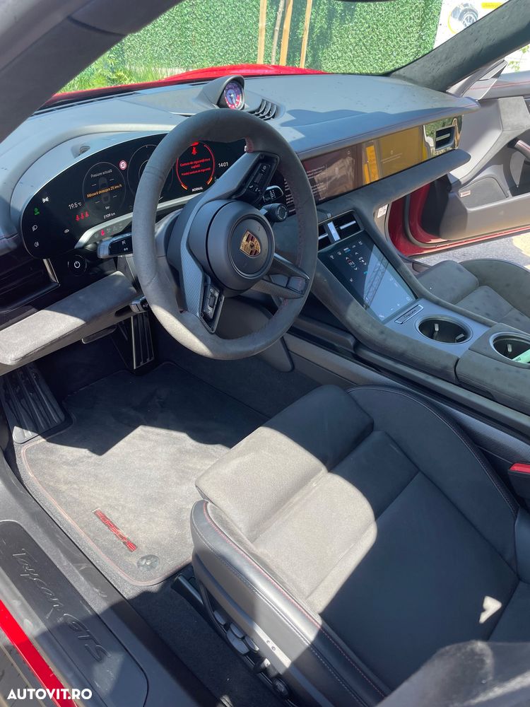 Porsche Taycan - 6