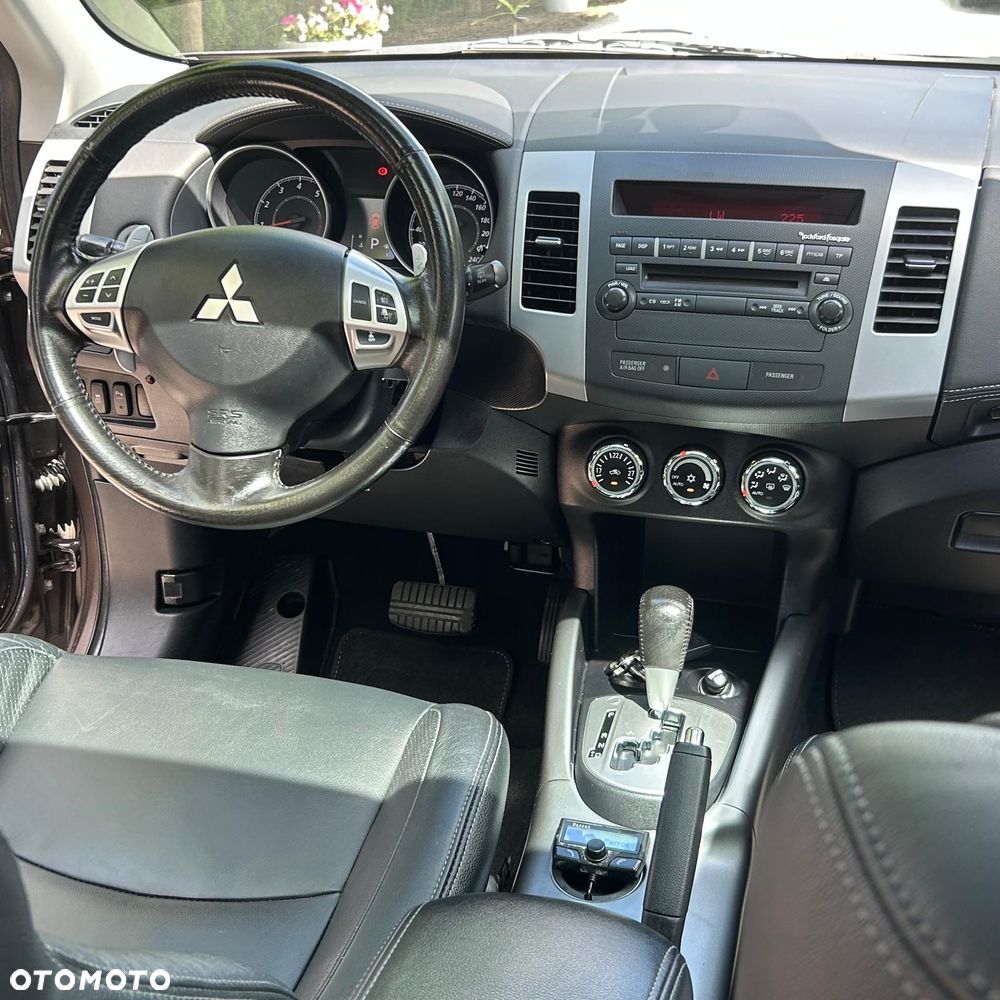 Mitsubishi Outlander 2.0 2WD CVT Diamant Edition+ - 22