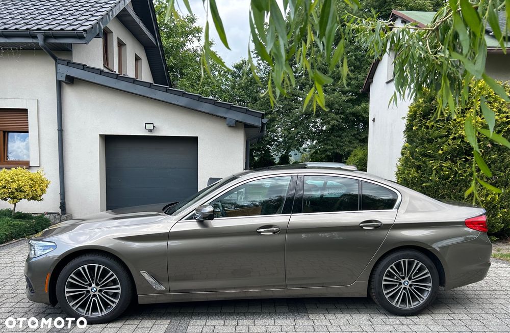 BMW Seria 5 540i xDrive Luxury Line sport - 16