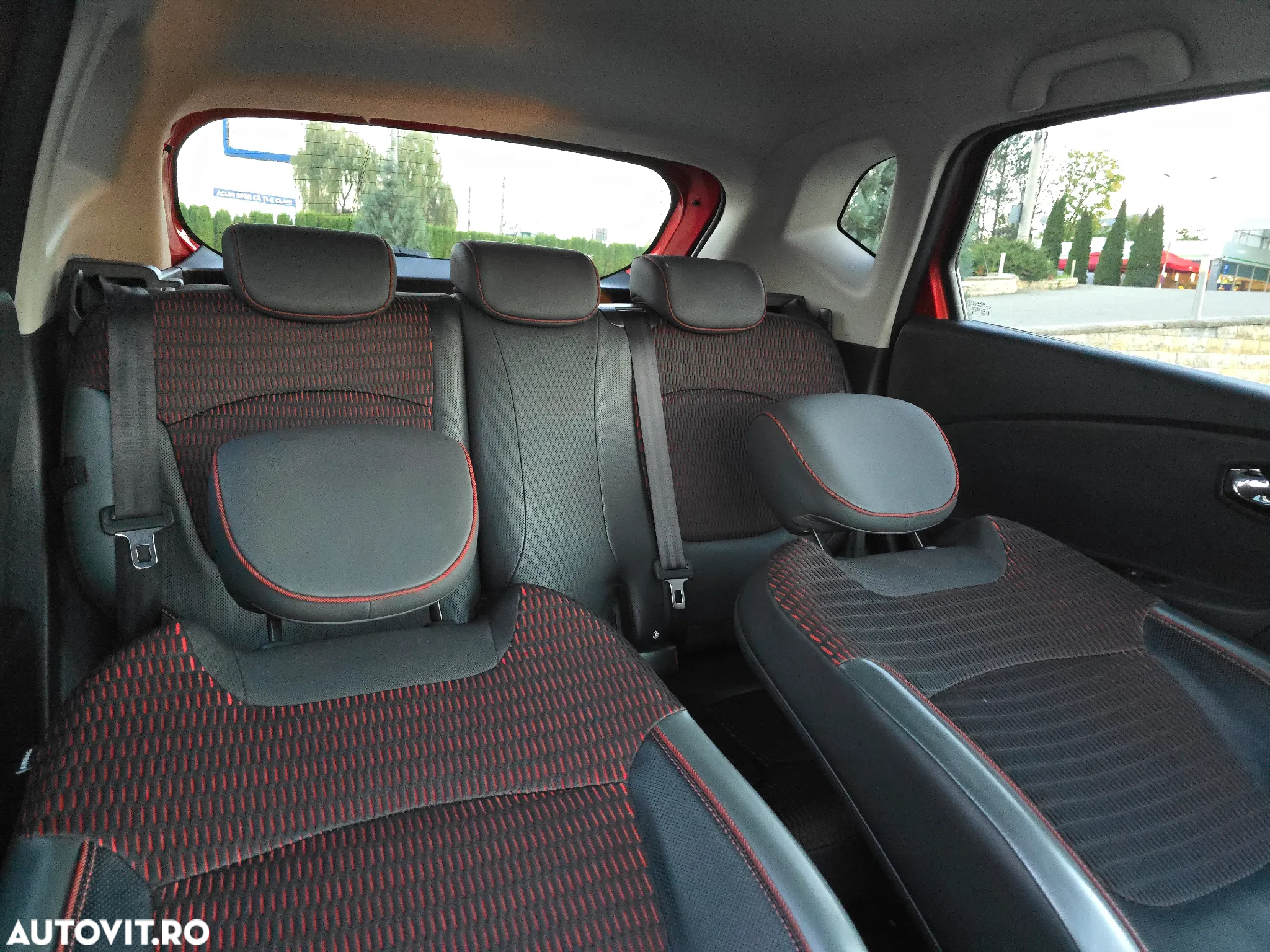 Renault Captur TCe 120 EDC Helly Hansen - 11